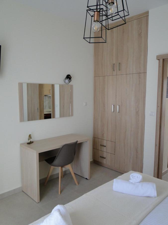 Chrysanthe'S Apartments No2 Poros Town Ngoại thất bức ảnh
