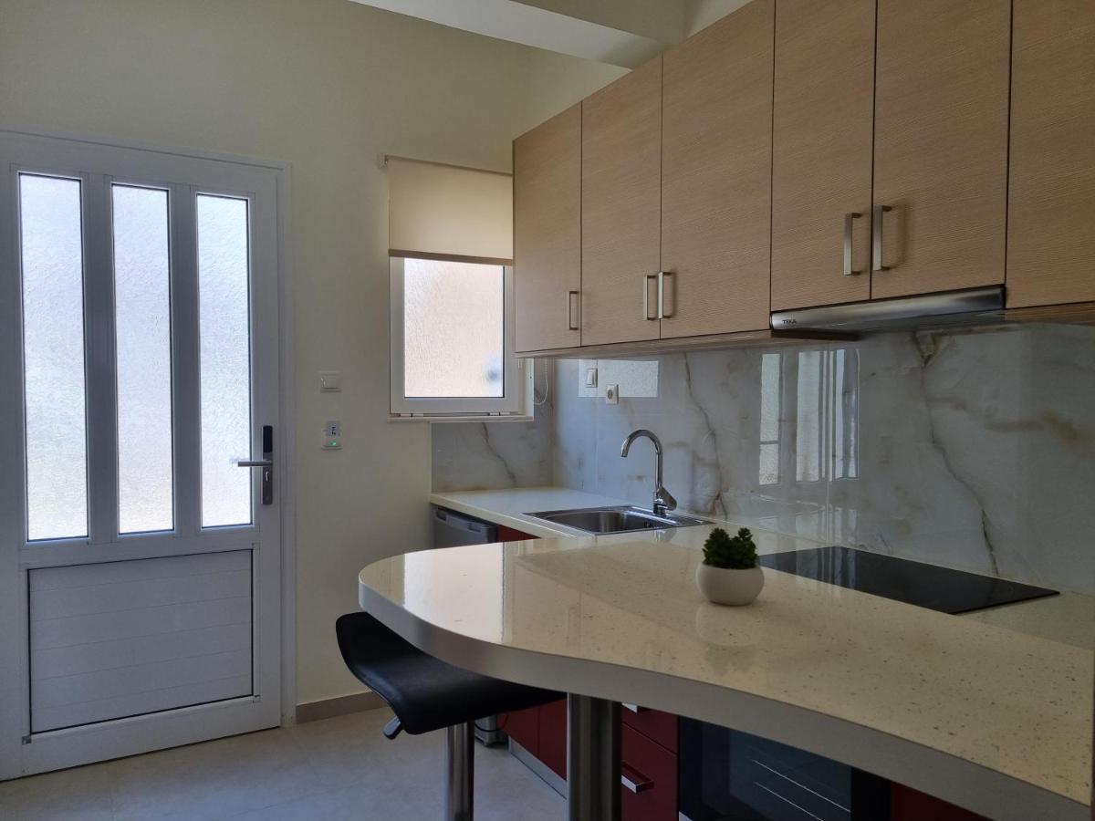 Chrysanthe'S Apartments No2 Poros Town Ngoại thất bức ảnh